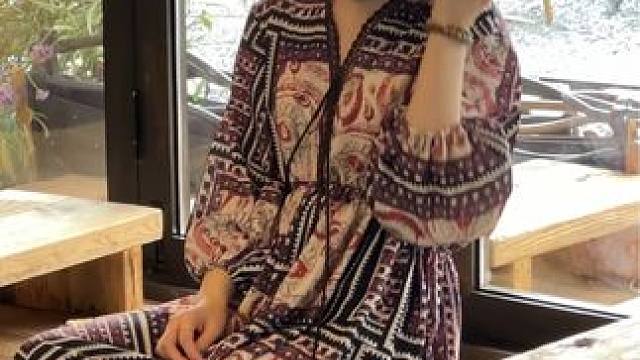 松弛且自在. #高级感 #连衣裙  #早秋新款 #不费力的慵懒风穿搭