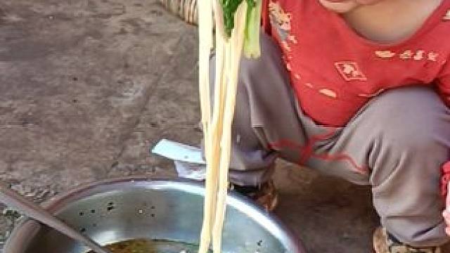 今天煮面条吃。#记录农村生活