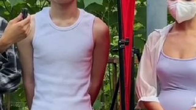 《准备了个小礼物》#搞笑 #看一遍笑一遍 #专治不开心