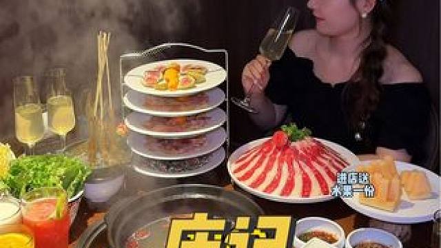 我天！两个人才花100多就能在长沙侯家塘的庆记美术馆餐厅吃一顿来自广东正宗的无花果脆皮鸡煲！关键环境