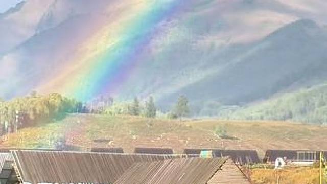 你知道什么是彩虹布拉克吗？ #我的阿勒泰 #禾木村 #旅行推荐官