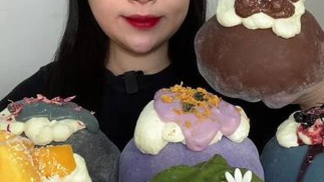 #雪媚娘 巧克力芋泥抹茶黑芝麻奶黄蓝莓 冰冰凉凉 糯叽叽 贼过瘾#糯叽叽 #嘎嘎好