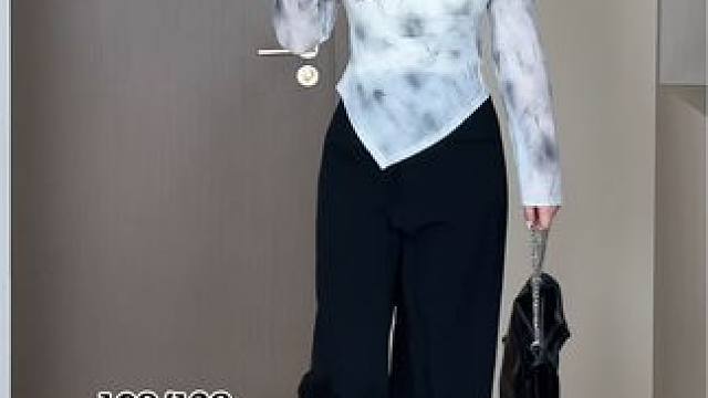 姐妹们穿哪一套出门呢 #创作灵感 #显瘦穿搭 #早秋新款 #梨形身材 #5g入秋穿什么