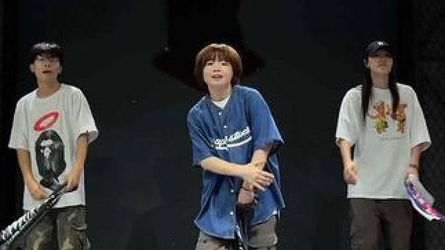 吴晓梅的这版这毛巾舞太好玩了吧！！#newjeans  #sbs歌谣大战 #牛腱子 #hiphop基