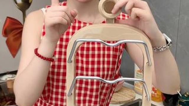 终于找到这款高颜值的奶油风锅盖架，免打孔挂墙上不占空间，大小锅盖都可以放#厨房好物  #锅盖架  #