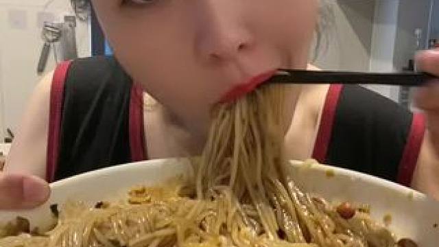 #好好吃饭好好生活 #还没到中秋就馋月饼了 #妈呀太香了 #从来没吃过这么好吃的东西 #螺蛳粉 19