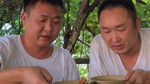 鸭子整只卤香，直接扯着吃，满嘴留油真痛快！ #新农人计划2024 #乡村生活家 #