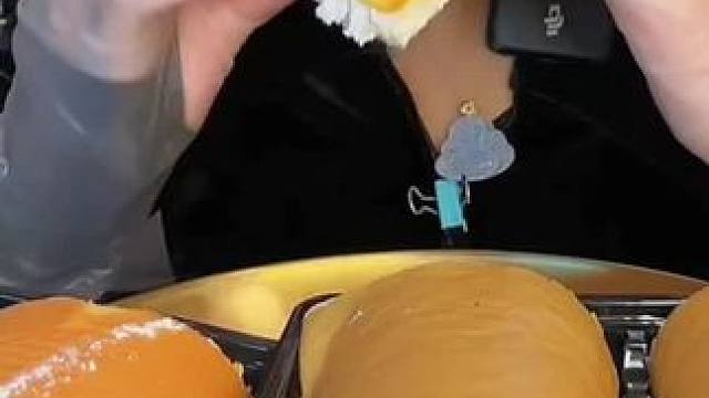 #老式奶油卷  有两个口味 到手发9个