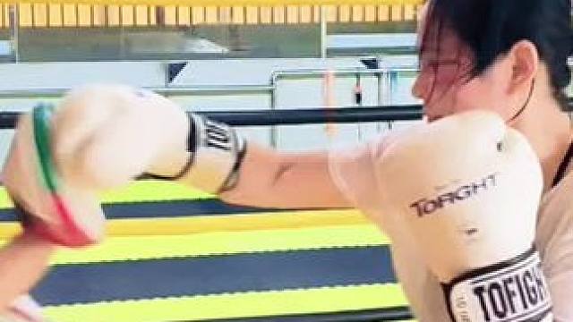 人生就像拳击赛，你不进攻，就会被击败。#来吧感受一次不一样的锻炼 #拳击搏击格斗 #健身防身