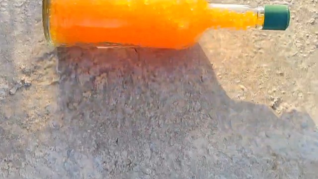 楼梯滚瓶子爆破解压时刻