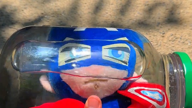 楼梯滚瓶子爆破解压时刻