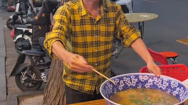 十五分钟吃完免单