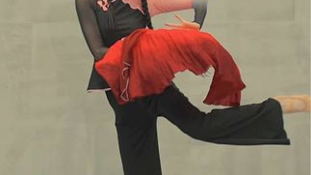 清冷的江水滔滔流了多久 像那游子一去不回头#东北民谣#民族舞#东北民谣舞蹈