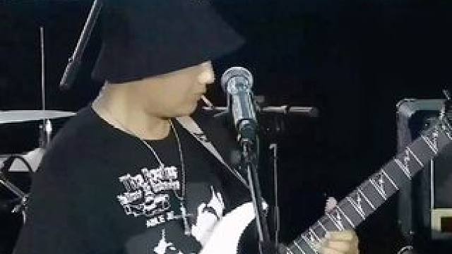 再上经典《不再犹豫》 我们团队是全方风格的团队， 乐队前身《无限乐团》，现在正式改名#冷色系乐队 #