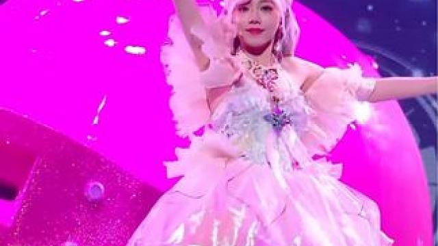 超新星运动会上乔一鱼cos的梦海之灵也太美了 #精灵少女乔一鱼cos梦海之灵