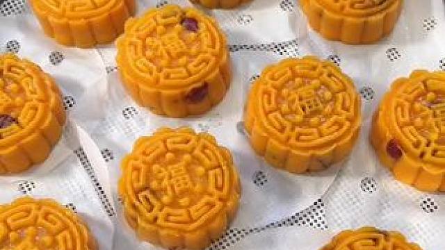 没有烤箱就像这样做月饼，软软糯糯，全家都喜欢#自制月饼 #在家做美食