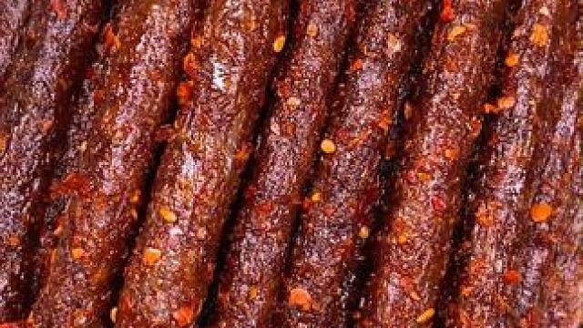 口下去麻麻辣辣的满嘴爆汁，嚼劲十足，真的太过瘾了#妈呀太香了 #好吃到停不下来 #追剧小零食