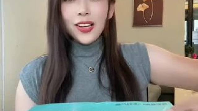 大品牌的跑鞋就是不一样！又舒服又帅气！关键还不用系鞋带！趁还有货赶紧冲！#慢跑鞋推荐#专柜品质#运动