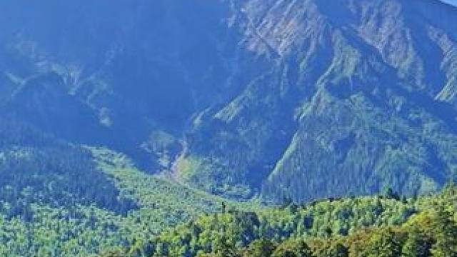 #大自然就是我的舒适区 #用五彩斑斓打开治愈瞬间 #感受大自然的气息和美景 #大山深处自然美山清水秀