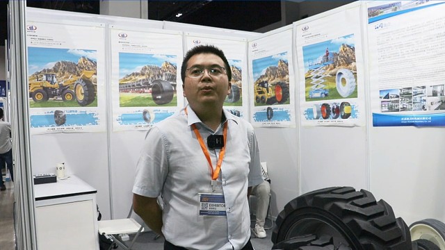 江苏赛美特机械有限公司外贸经理施鹏芝：今年是首次参加东南亚展，感谢东南亚展为我们提供了与当地客户面对