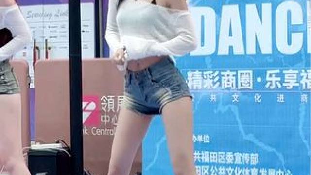 胆战心惊的转圈
#路演 #直拍 #刺痛