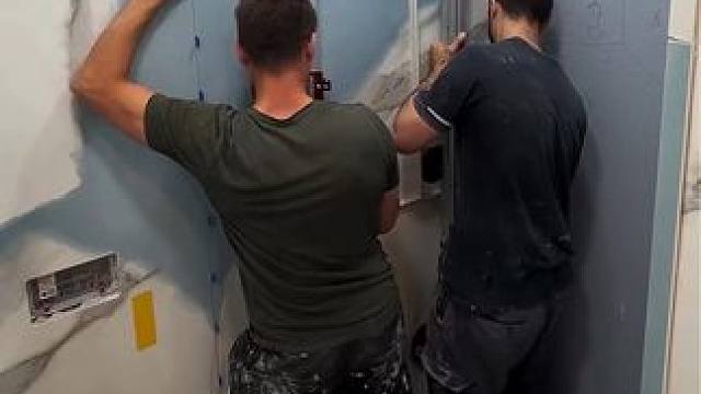 德国工匠淋浴房的岩板瓷砖铺贴工艺！ #是时候展现真正的技术了 #瓷砖铺贴 #解压视频 #瓦工铺贴瓷砖