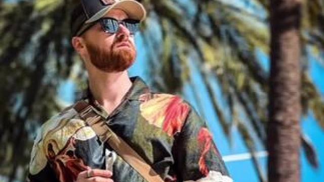 旅行时创意自拍的3个小技巧分享#日常vlog #户外拍摄 #拍照片怎么找角度 #适合街拍的姿势推荐 