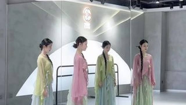 人世肯相逢，知己幸有七八 