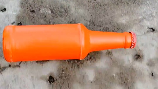 楼梯滚瓶子爆破解压时刻