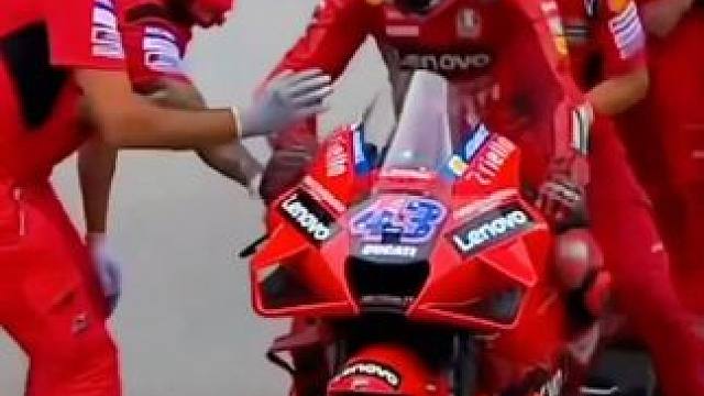 #motogp #摩托车比赛 #滑胎过弯 #压弯 #大神控车