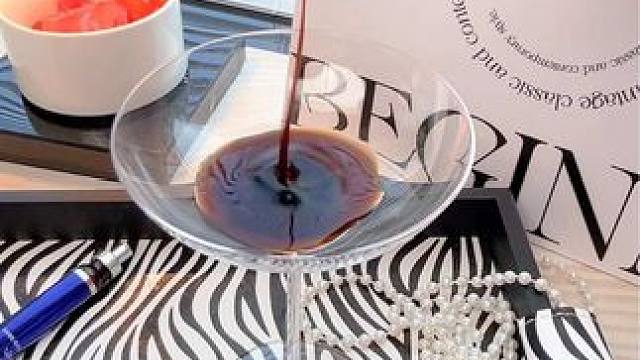 二胎妈妈的保养秘诀，从每天一只嫒碧知开始。对肤质有高要求的姐妹，都了解一下#保养 #爱自己 #精致