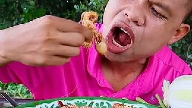 泰国主播吃美食视频~