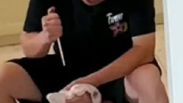 男子:不理解，但尊重#搞笑 #看一遍笑一遍 #专治不开心