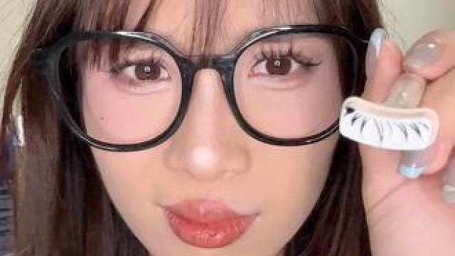 这玩意的受众群体到底是谁啊。。。 #测评 #化妆  #下睫毛印章测评 #踩雷 #垃圾