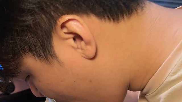 第一口就被惊艳到了，超级浓郁的哈密瓜味！#饮料 #好喝不贵 #零食 