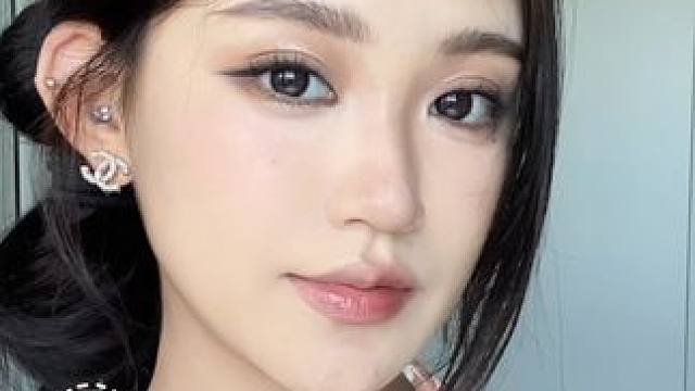 谁懂肉感也可以很好看～#分享 #妆容 #妆教 #种草 #妆容分享