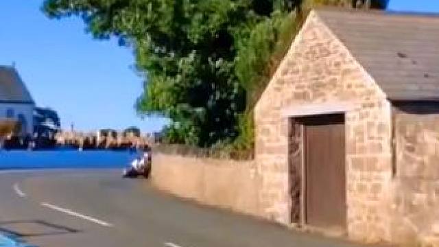 #motogp #摩托车比赛 #滑胎过弯 #压弯 #曼岛tt