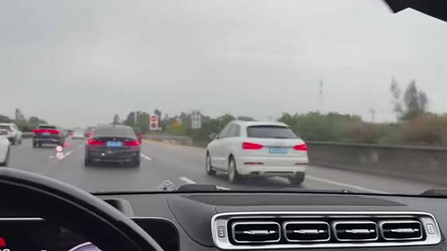 愿许秋风离别意，散俺心中意难平