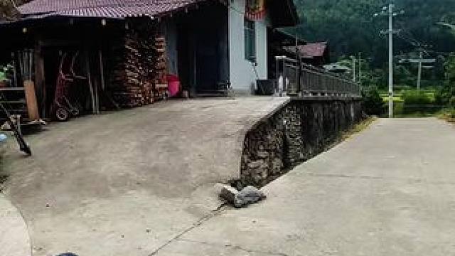 老人经常说的一句胡就是:爹亲娘亲，不如钱亲，千好万好，唯有健康最好！#乡愁记忆 #农村生活 #记录真