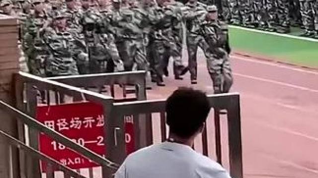 军训的时候到了。