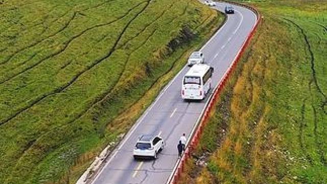 最治愈人心的，便是雨后的那拉提草原，雨雾缭绕，人间仙境#音乐 #治愈 #那拉提草原 #旅行大玩家 #