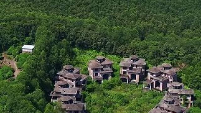 广东大山深处发现废弃的别墅，二十多年无人问津，这里曾经发生了什么？#城市建设 #废弃别墅 #深山老林