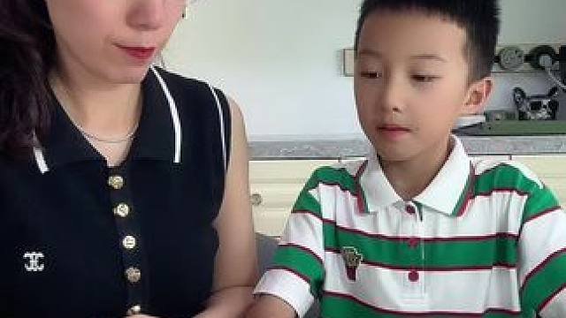 #万万没想到 #亲子互动 #母子日常 这咋回事啊？我怎么就是翻不过来呀？？？！！！