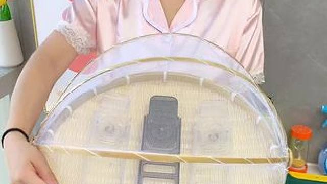 哪都能挂的 #旅行衣架  升级吸盘的了，现在不止哪都能挂还哪都能吸了，以后出差旅行就不怕衣服没地方晾