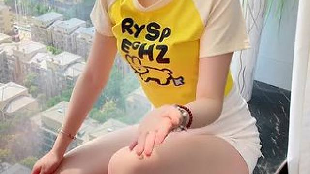 哪都能挂的 #旅行衣架  升级吸盘的了，现在不止哪都能挂还哪都能吸了，以后出差旅行就不怕衣服没地方晾