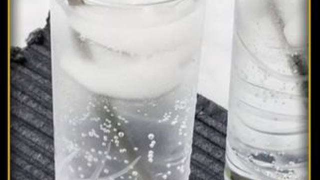 寻龙之旅中意外发现珍稀矿泉！#天然苏打水 #科普 #水