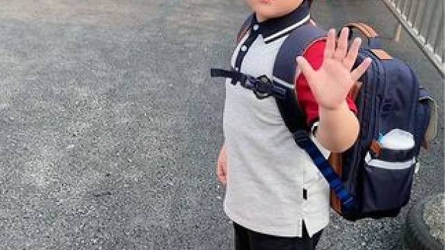 吃不下就打包啊，带回来给爸妈吃#开学季 #上学 #满级萌娃拿捏开学仪式感