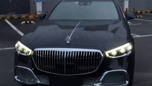 少年在坚持一下 等跑到终点在哭