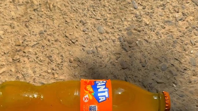 楼梯滚瓶子爆破解压时刻