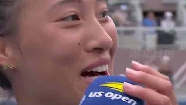 【】 北京时间8月31日，2024美网女单第三轮，郑钦文直落两盘，轻取德国球员尼迈尔，晋级美网16强